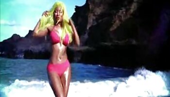 JAVHUB L'idole film pornographique gratuit asiatique Runa Usami laisse deux hommes la remplir