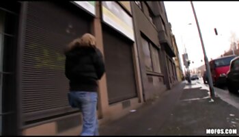 Jill Kassidys baise hard extrait sexe gratuit sur le canapé