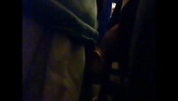 Leçons de tricot, de video femme cougar saut d'oreillers et de baise