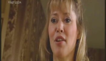 Messalina se réveille et commence la journée avec un gros video sexe amateurs orgasme