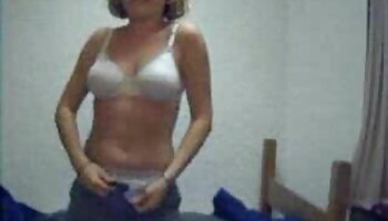 Karine vidéo mature gratuite a de la chance avec deux bi-men