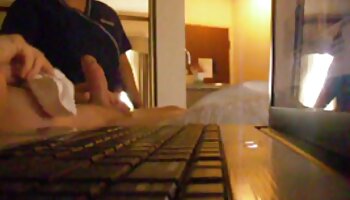 Julia-Jones Lesben Lecken extrait de video porno im Bad